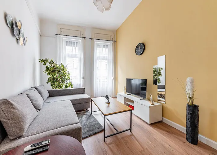Urban Veranda - With Ac -downtown- Near The Synagogue Апартаменты *