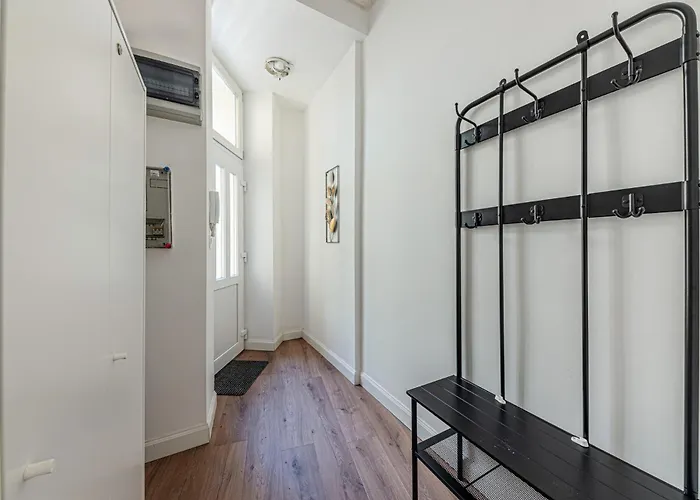 Апартаменты Urban Veranda - With Ac -downtown- Near The Synagogue
