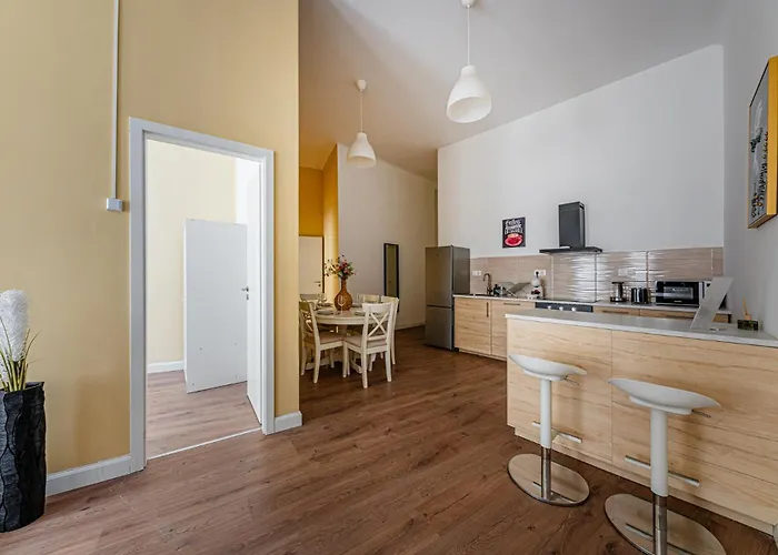 Апартаменты Urban Veranda - With Ac -downtown- Near The Synagogue