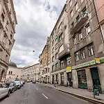 Urban Veranda - With Ac -downtown- Near The Synagogue Apartman Budapest
