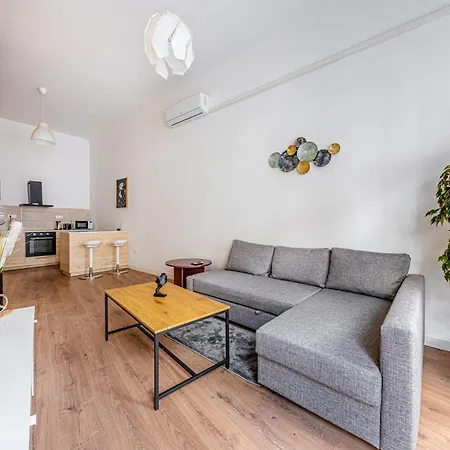 公寓 Urban Veranda - With Ac -downtown- Near The Synagogue 布达佩斯
